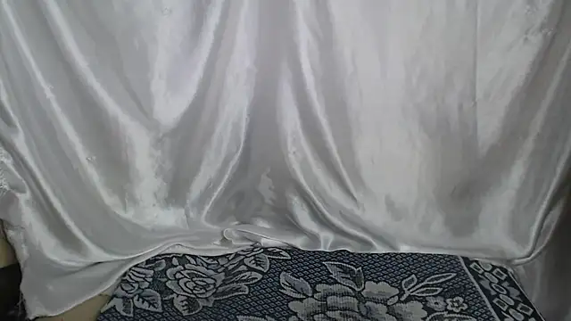 Burberrry  online show from May 4, 2026, 7:43 pm