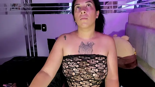 celesttemoon online show from May 13, 2026, 12:52 am