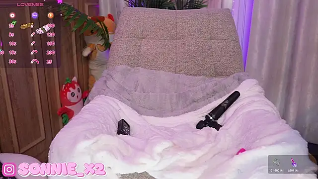 Sonnie  online show from March 12, 2025, 5:49 pm