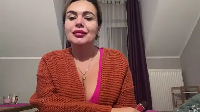 Snapshot of DESIREjenny chatting on October 16, 2025, 7:09 am DESIREjenny online show from October 16, 2025, 7:09 am