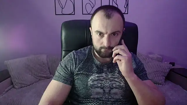 brindlefly6969 online show from February 12, 2026, 1:06 pm