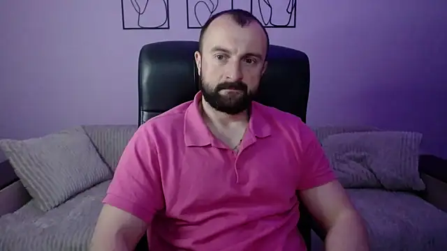 brindlefly6969 online show from May 11, 2026, 10:32 am