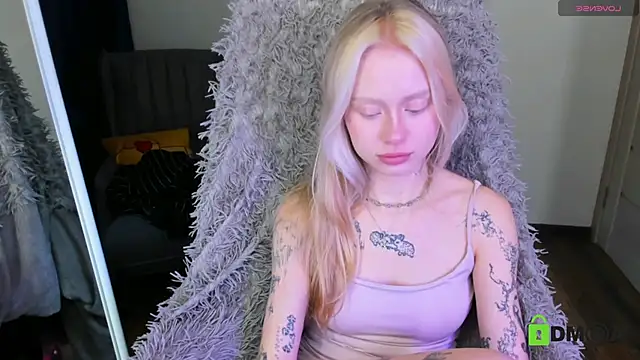 Snapshot of MalenaErnman chatting on October 16, 2025, 7:31 am MalenaErnman online show from October 16, 2025, 7:31 am