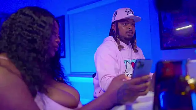 Snapshot of 4EVAGLACIERS chatting on September 25, 2025, 3:21 am 4EVAGLACIERS online show from September 25, 2025, 3:21 am