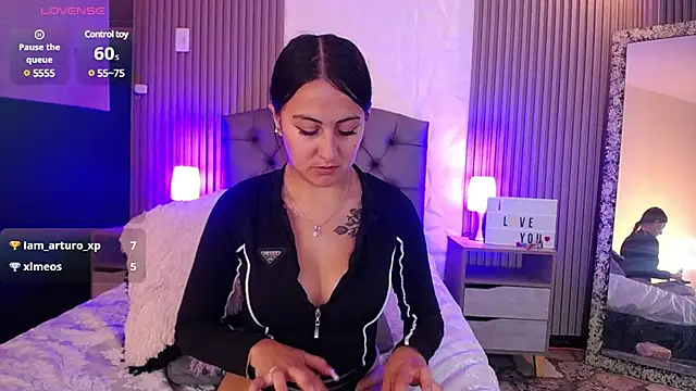 Snapshot of isabella_smith_ chatting on February 21, 2025, 4:26 pm isabella smith  online show from February 21, 2025, 4:26 pm