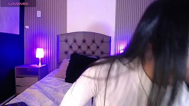 Snapshot of isabella_smith_ chatting on February 22, 2025, 3:36 pm isabella smith  online show from February 22, 2025, 3:36 pm