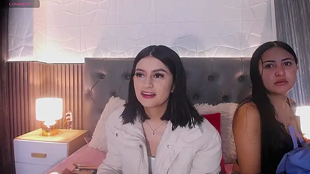 Snapshot of isabella_smith_ chatting on March 14, 2025, 1:24 pm isabella smith  online show from March 14, 2025, 1:24 pm