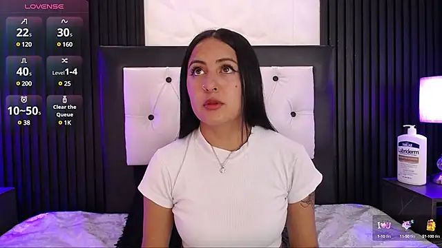 Snapshot of isabella_smith_ chatting on March 21, 2025, 7:35 pm isabella smith  online show from March 21, 2025, 7:35 pm