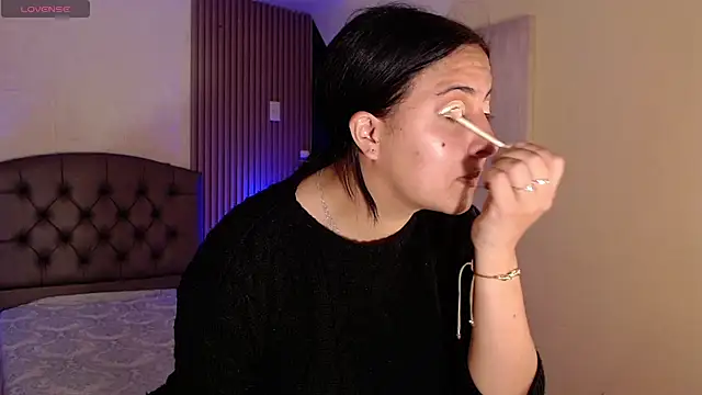 Snapshot of isabella_smith_ chatting on October 14, 2025, 5:14 pm isabella smith  online show from October 14, 2025, 5:14 pm