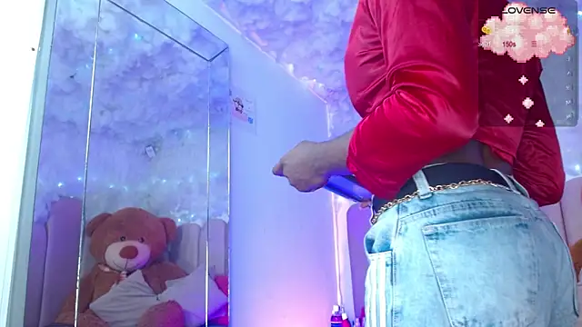 puca ebony online show from December 16, 2025, 4:34 pm