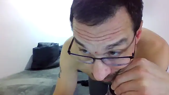Iliketocooksquirt25 online show from January 17, 2025, 5:32 am