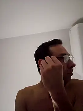 Snapshot of Iliketocooksquirt25 chatting on October 15, 2025, 3:39 am Iliketocooksquirt25 online show from October 15, 2025, 3:39 am