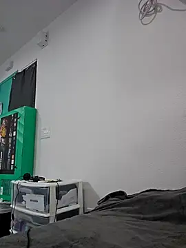 Snapshot of Iliketocooksquirt25 chatting on October 25, 2025, 6:54 am Iliketocooksquirt25 online show from October 25, 2025, 6:54 am