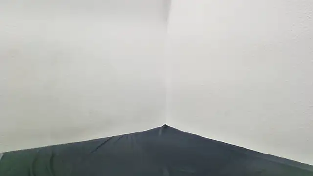 Iliketocooksquirt25 online show from May 5, 2026, 11:57 pm
