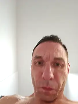 Iliketocooksquirt25 online show from May 10, 2026, 11:04 am