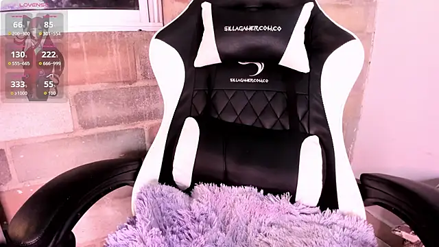 Snapshot of Im_Scarlet chatting on October 28, 2025, 12:03 am Im Scarlet online show from October 28, 2025, 12:03 am