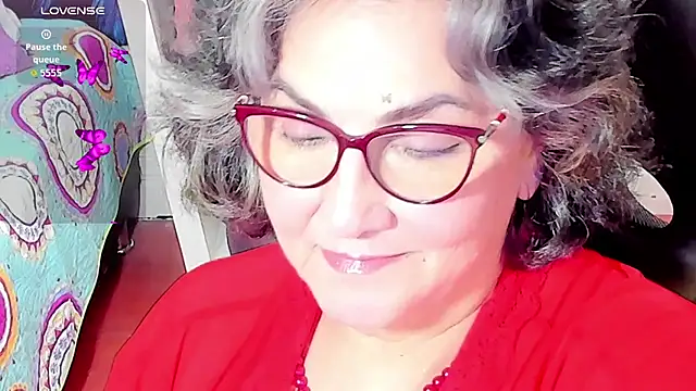 Snapshot of cataleya_mom chatting on October 17, 2025, 8:44 pm cataleya mom online show from October 17, 2025, 8:44 pm