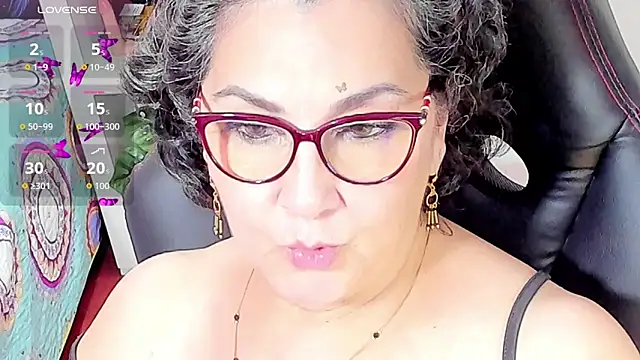 Snapshot of cataleya_mom chatting on October 21, 2025, 3:02 pm cataleya mom online show from October 21, 2025, 3:02 pm