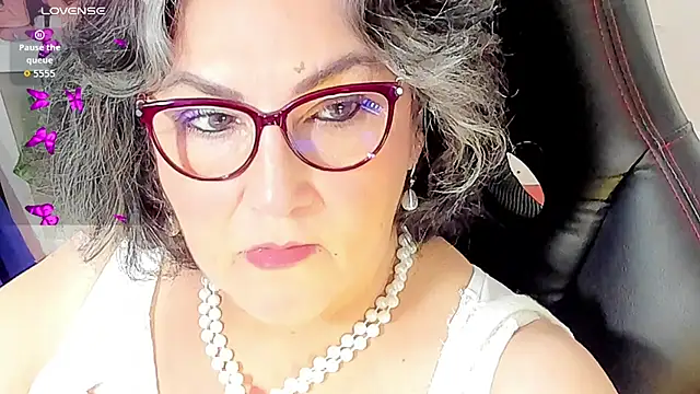 Snapshot of cataleya_mom chatting on October 24, 2025, 11:56 pm cataleya mom online show from October 24, 2025, 11:56 pm