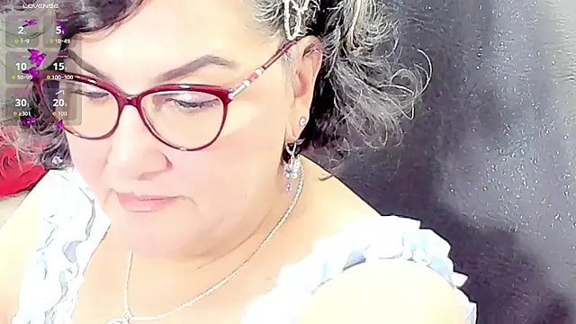 cataleya mom online show from May 4, 2026, 3:24 am