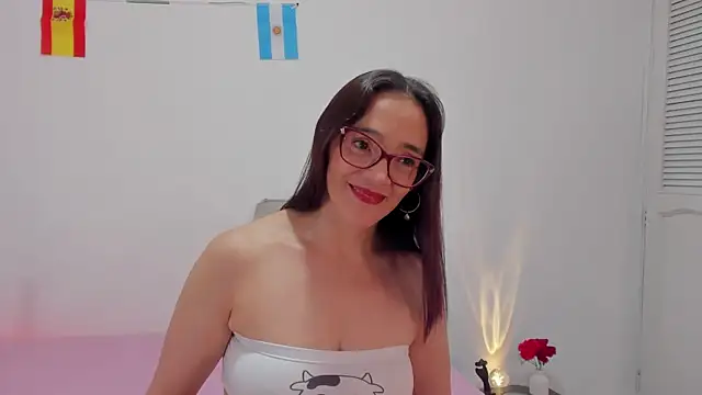 Jessica Herrera  online show from July 18, 2026, 1:15 pm
