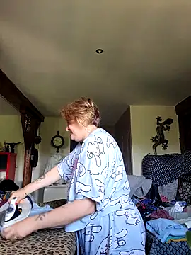 lady charlyne online show from May 5, 2026, 8:44 am