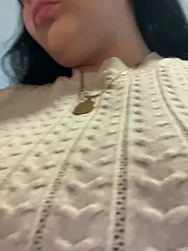 bella isabela online show from February 26, 2025, 2:25 pm