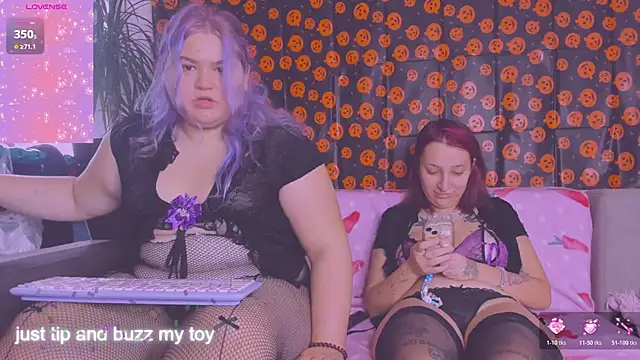 Snapshot of Freakcute_ chatting on October 23, 2025, 2:27 pm Freakcute  online show from October 23, 2025, 2:27 pm