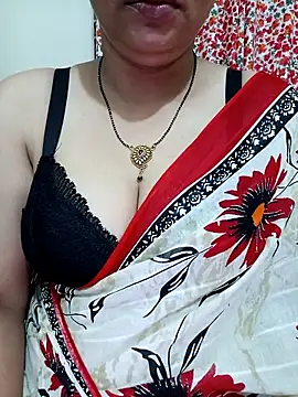 Snapshot of Priya_Boudi chatting on October 29, 2025, 6:42 pm Priya Boudi online show from October 29, 2025, 6:42 pm