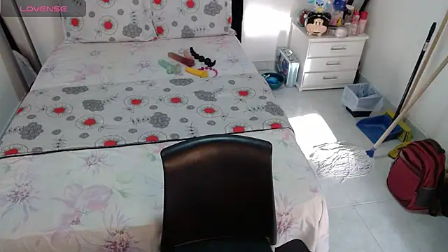 soniafuckboobs online show from April 27, 2026, 12:25 pm