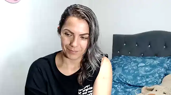 Snapshot of Chantal_hott chatting on December 3, 2024, 1:52 am Chantal hott online show from December 3, 2024, 1:52 am