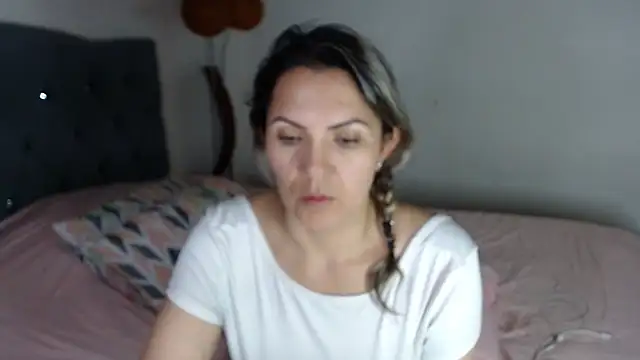 Chantal hott online show from April 28, 2026, 2:27 am