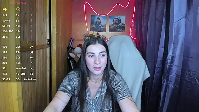 Fiery Brunette  online show from December 8, 2024, 8:41 am