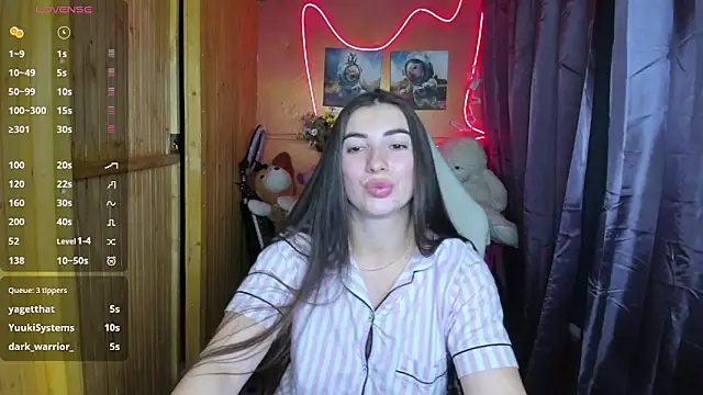 Fiery Brunette  online show from December 10, 2024, 4:27 pm