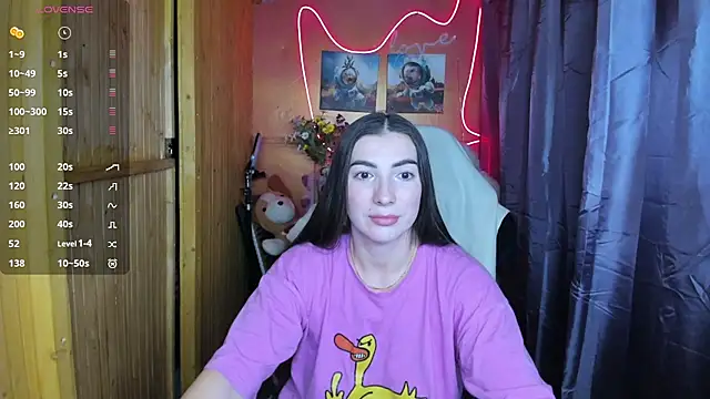 Fiery Brunette  online show from December 21, 2024, 5:58 am