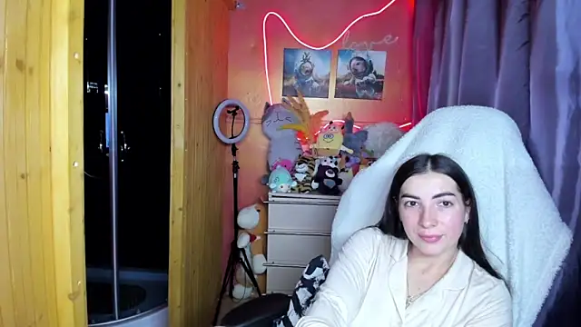 Fiery Brunette  online show from April 26, 2026, 9:51 am