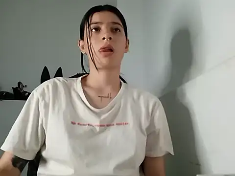 Snapshot of Mia_foster1 chatting on February 18, 2025, 2:38 am Mia foster1 online show from February 18, 2025, 2:38 am