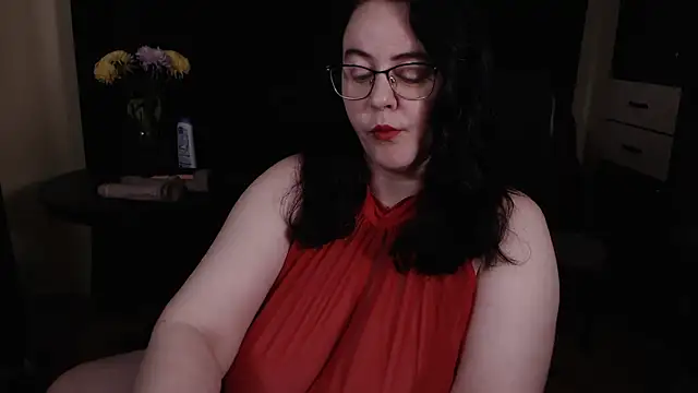 Snapshot of poshmistress chatting on October 26, 2025, 4:18 am poshmistress online show from October 26, 2025, 4:18 am