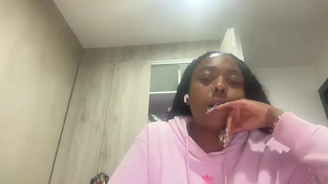 ChocolateCakeQueen online show from March 10, 2026, 12:37 am