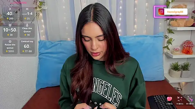 HazzelGray online show from September 14, 2025, 6:29 pm