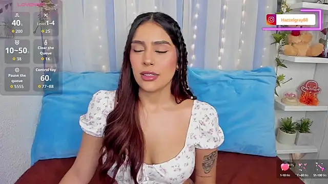 HazzelGray online show from September 18, 2025, 2:41 pm