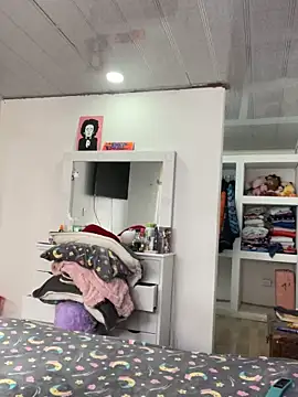 Snapshot of hannahb-e chatting on September 22, 2025, 5:26 pm hannahb-e online show from September 22, 2025, 5:26 pm