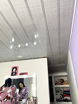 Snapshot of hannahb-e chatting on September 26, 2025, 4:11 pm hannahb-e online show from September 26, 2025, 4:11 pm