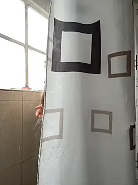 Snapshot of hannahb-e chatting on September 30, 2025, 5:29 pm hannahb-e online show from September 30, 2025, 5:29 pm