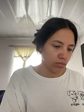 Snapshot of hannahb-e chatting on October 9, 2025, 3:21 pm hannahb-e online show from October 9, 2025, 3:21 pm