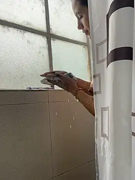 hannahb-e online show from February 12, 2026, 8:04 pm