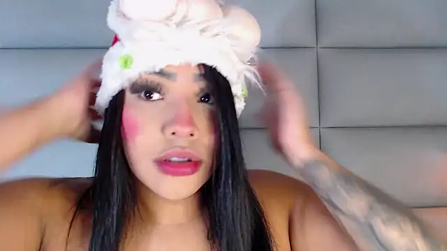 Snapshot of emily_brontee_ chatting on December 10, 2024, 11:54 am emily brontee  online show from December 10, 2024, 11:54 am