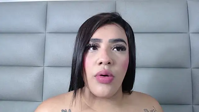 Snapshot of emily_brontee_ chatting on February 27, 2025, 1:28 pm emily brontee  online show from February 27, 2025, 1:28 pm