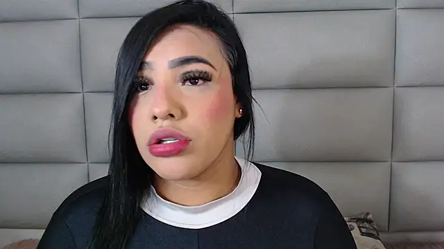 Snapshot of emily_brontee_ chatting on March 6, 2025, 1:35 pm emily brontee  online show from March 6, 2025, 1:35 pm