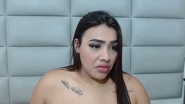 Snapshot of emily_brontee_ chatting on September 17, 2025, 12:51 pm emily brontee  online show from September 17, 2025, 12:51 pm
